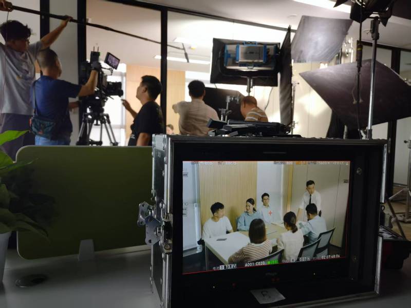 电白县TVC拍摄公司：科技产品视觉化大师，诠释未来感与功能美学